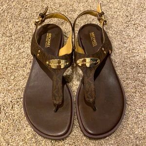 Michael Kors  MK Plate Sandal